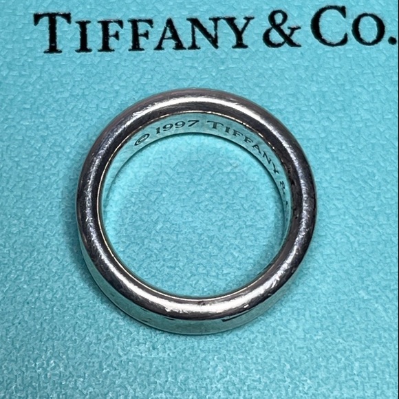 Tiffany & Co. 1837 Concave Ring - Picture 3 of 6